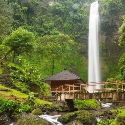 10 Curug di Bandung yang Menawarkan Panorama Alam dan Kesejukan Air Terjun