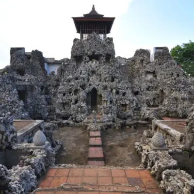 10 Destinasi Wisata Sejarah di Cirebon yang Sarat Warisan Budaya