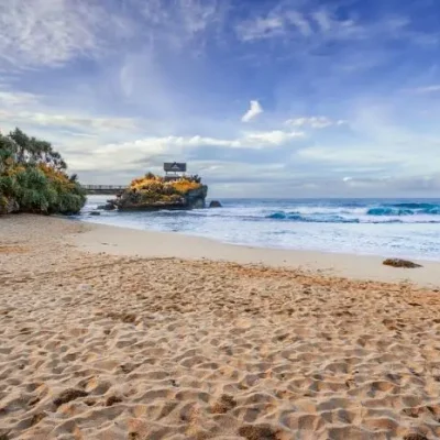 10 Wisata Pantai Gunungkidul, Wisata Bahari dengan Keindahan Alam yang Memikat