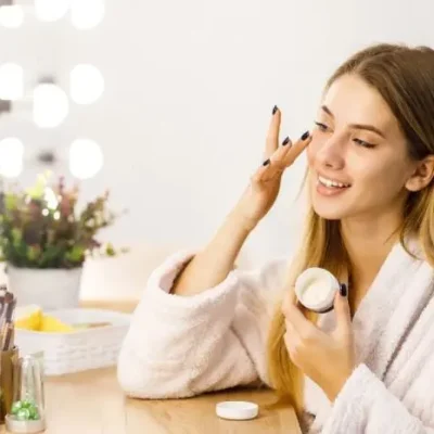 10 Skincare untuk Perawatan Kulit Dasar yang Terbukti Efektif